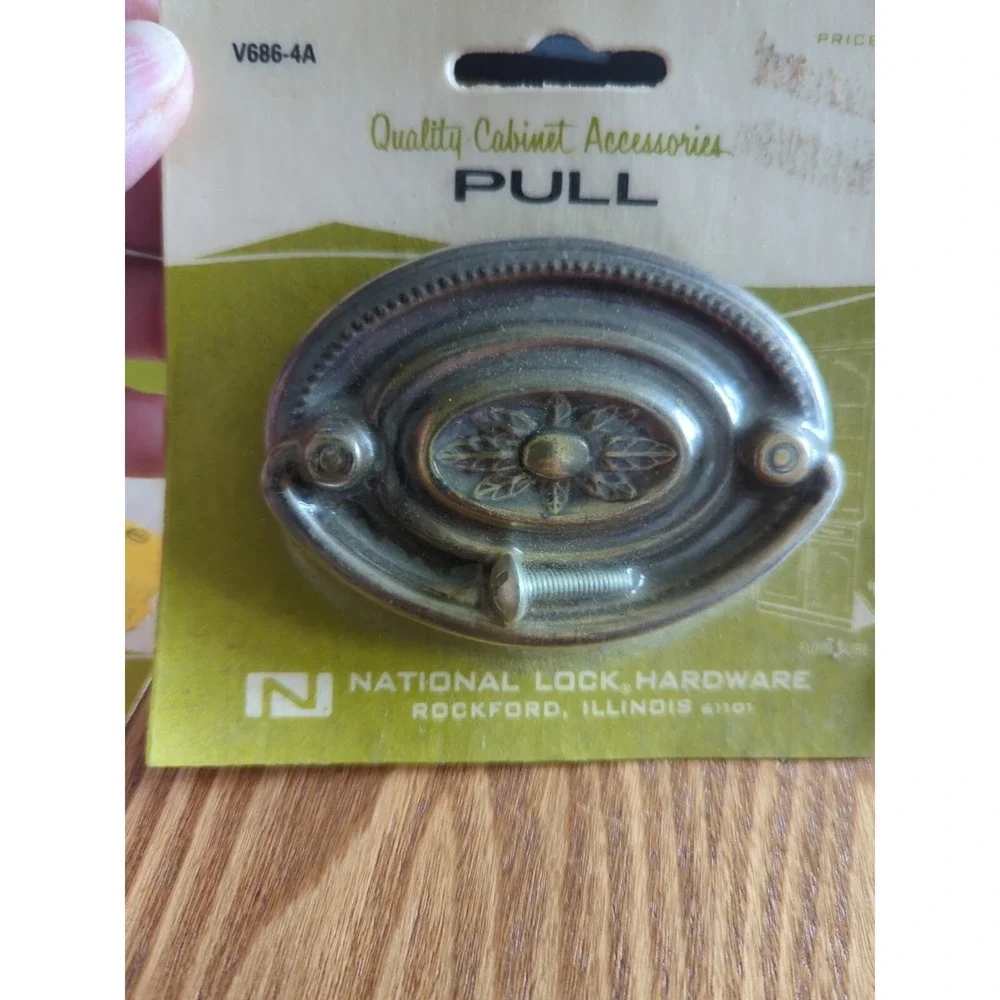 4 Medalist Hardware by National Lock Co Vintage Door Drawer Drop Pull Handle NOS
